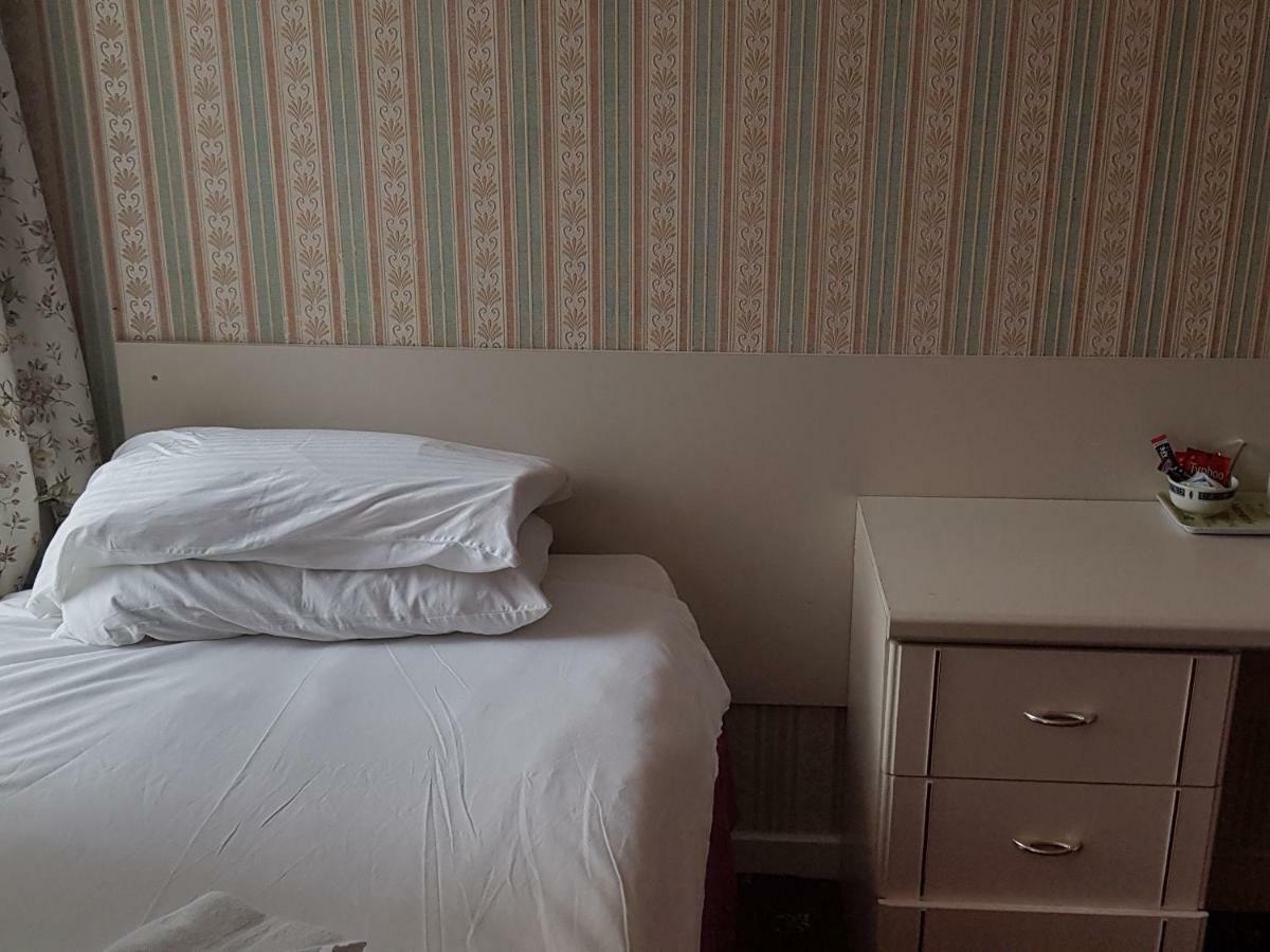Pleasure Hotel By The Beach. 黑潭 外观 照片