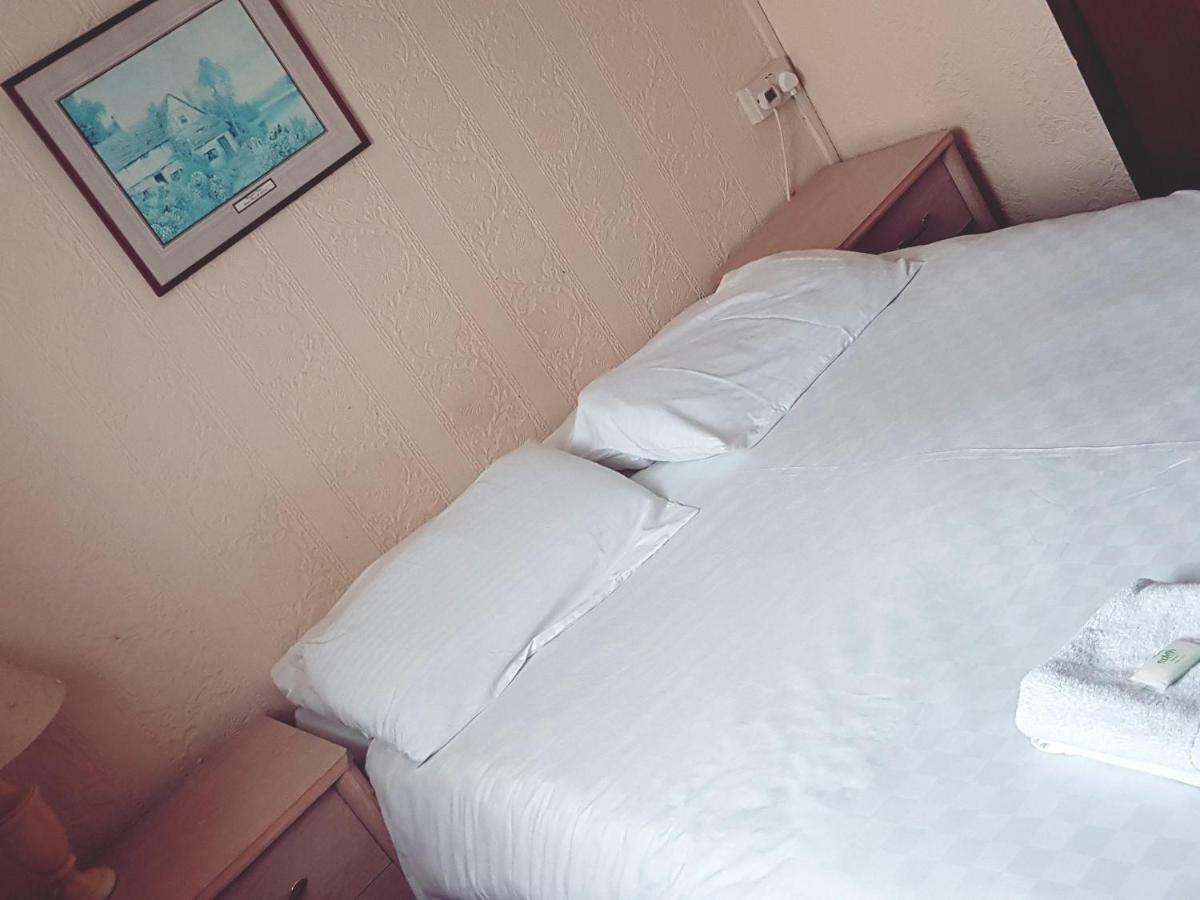 Pleasure Hotel By The Beach. 黑潭 客房 照片